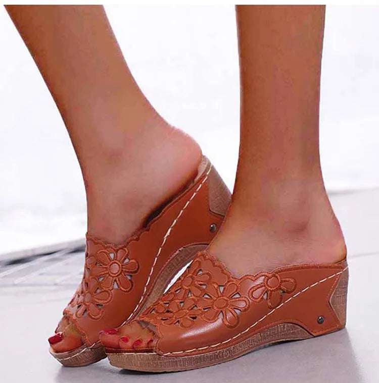 Chaussons Femme Élégance | Compensés