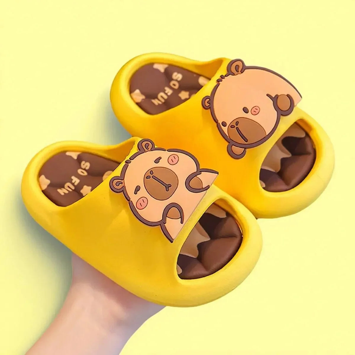 Chaussons Enfant Capybara : Confort et Éléganse pour Petits Pieds
