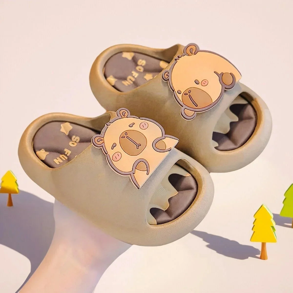 Chaussons Enfant Capybara : Confort et Éléganse pour Petits Pieds
