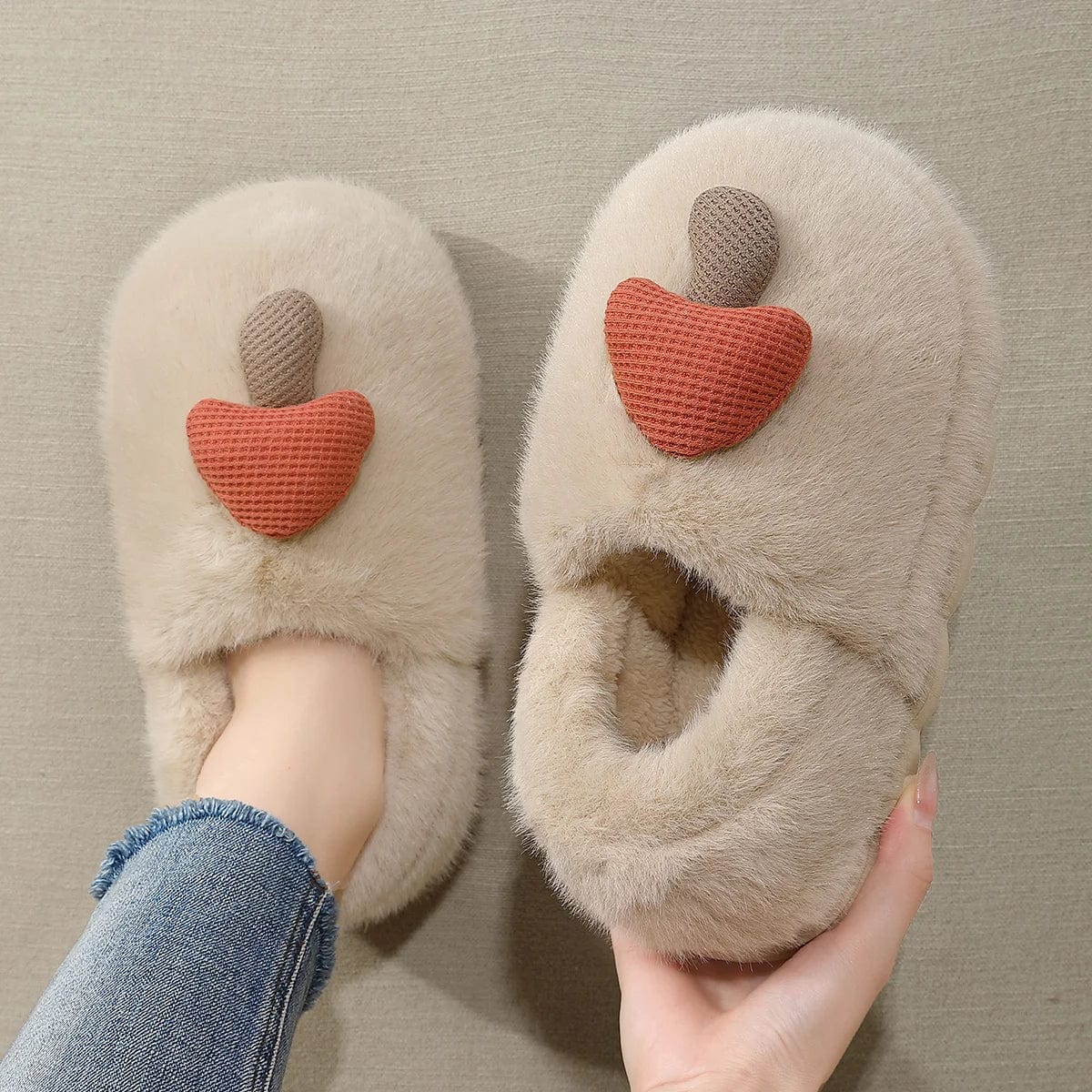 Chaussons en fourrure tendance et ludiques