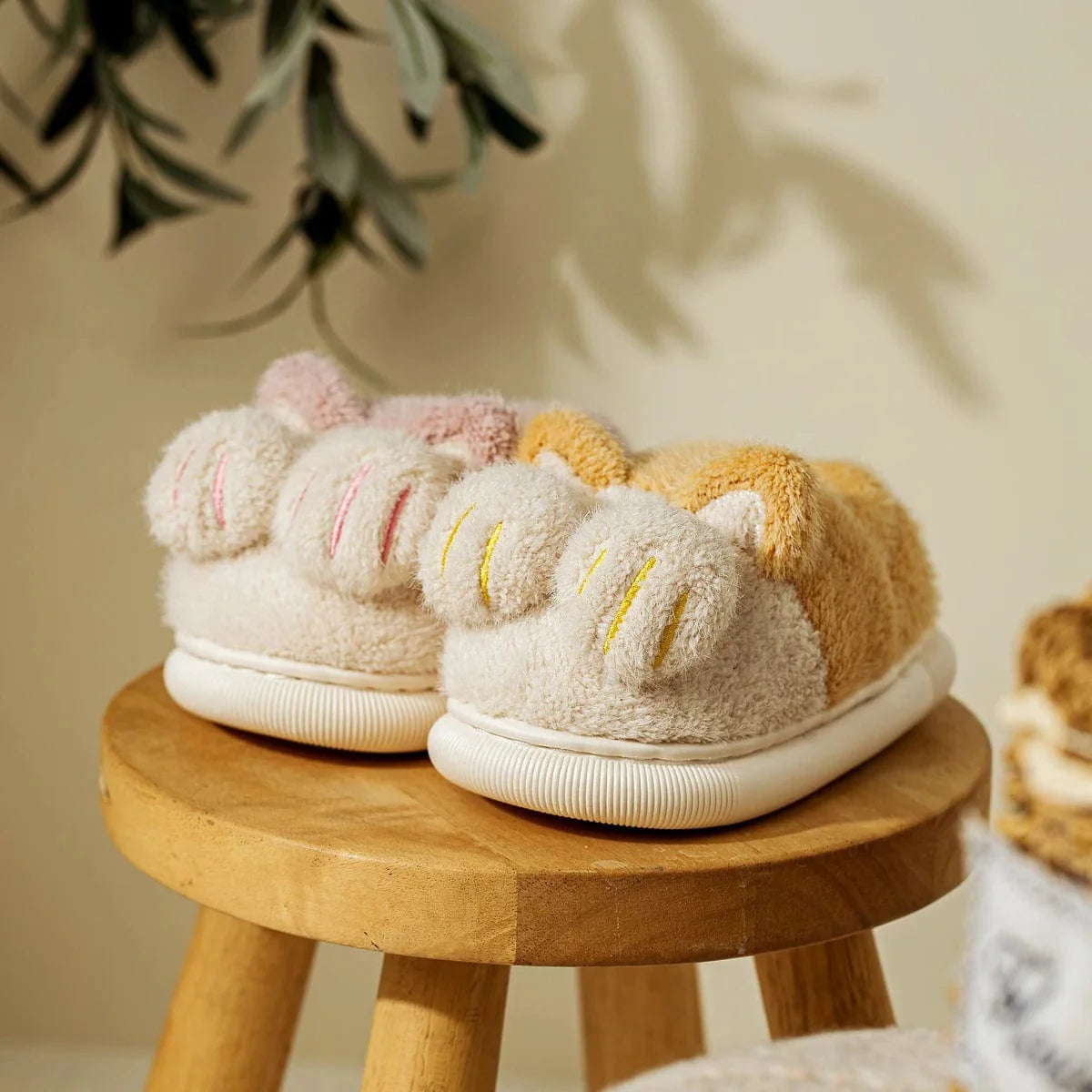 Chaussons Enfant Pattes de Chat Magiques