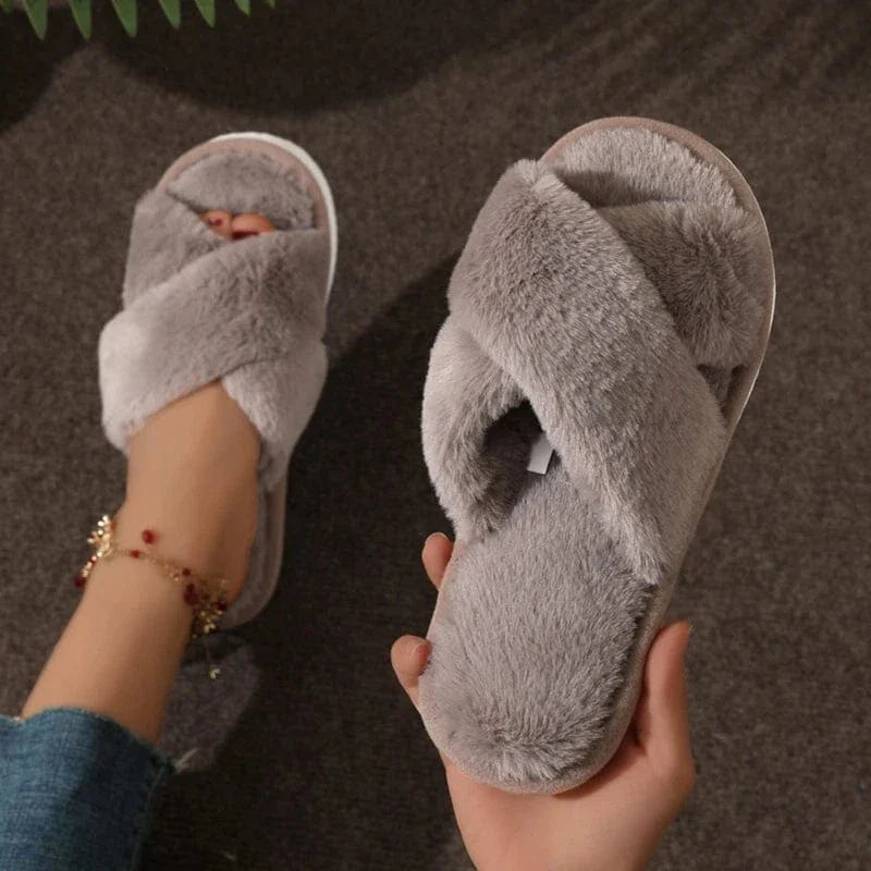 Chaussons d'hiver femme | Douceur croisée en peluche
