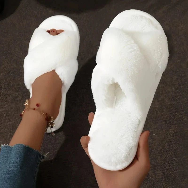 Chaussons d'hiver femme | Douceur croisée en peluche